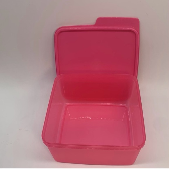Tupperware Classic  Basic Line Container Set of 5 - Picture 4 of 9